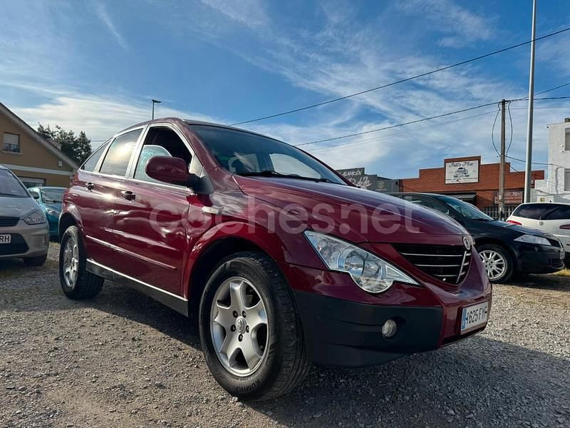 Usado Ssangyong (KGM) Actyon 141 CV (103 kW) 2008 Granate SUV