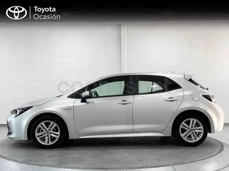 Usado Toyota Corolla Active 122 CV (89 kW) 2022 Gris / plata Berlina