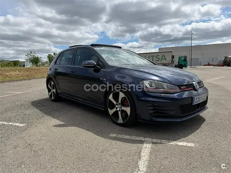 Usado VW Golf VII GTI 230 CV (169 kW) 2014 Azul Berlina