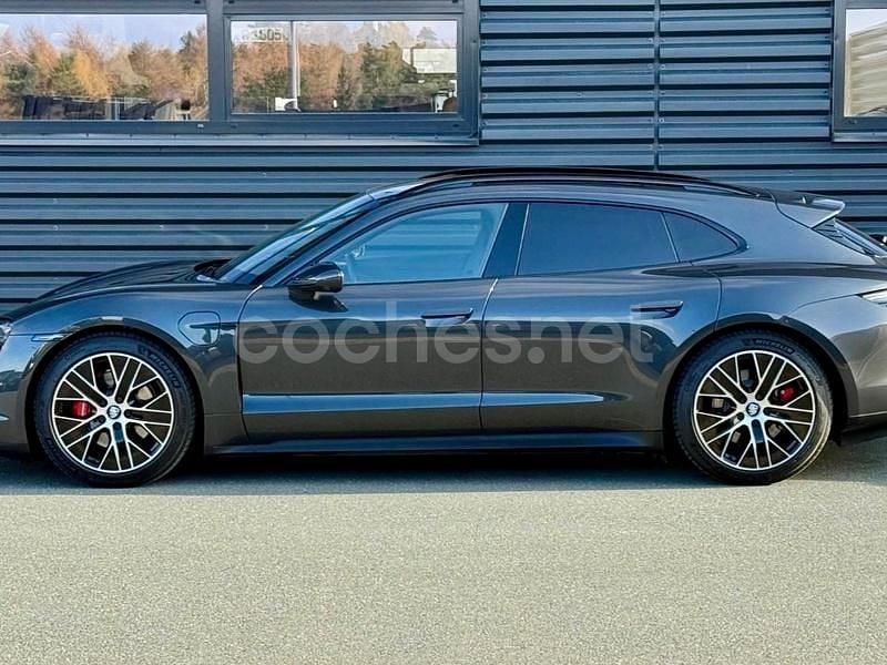 Eléctrico Usado 2023 Porsche Taycan Sport Turismo Familiar | 59.900 € - Imagen 1/4