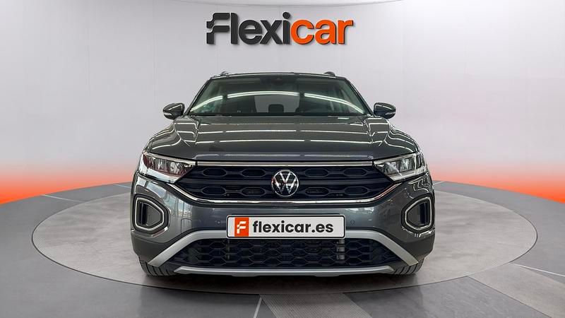 Usado VW T-Roc Life 110 CV (80 kW) 2023 Gris SUV