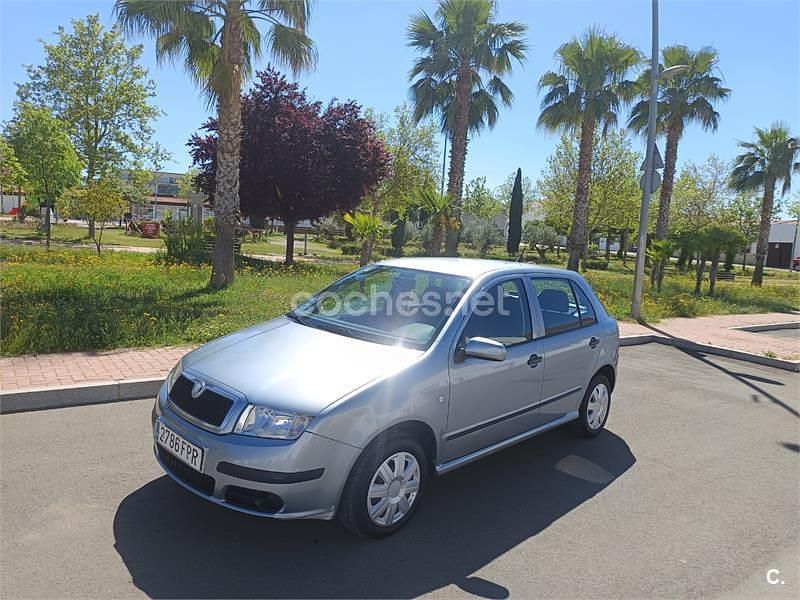 Usado Skoda Fabia 80 HP (58 kW) 2007 Azul Sedan