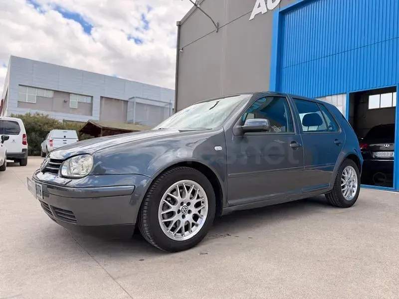 Usado VW Golf IV GTI 150 CV (110 kW) 2002 Gris / plata Berlina