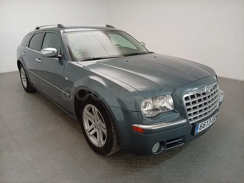 Usado Chrysler 300C Touring 193 CV (141 kW) 2006 Gris / plata Familiar