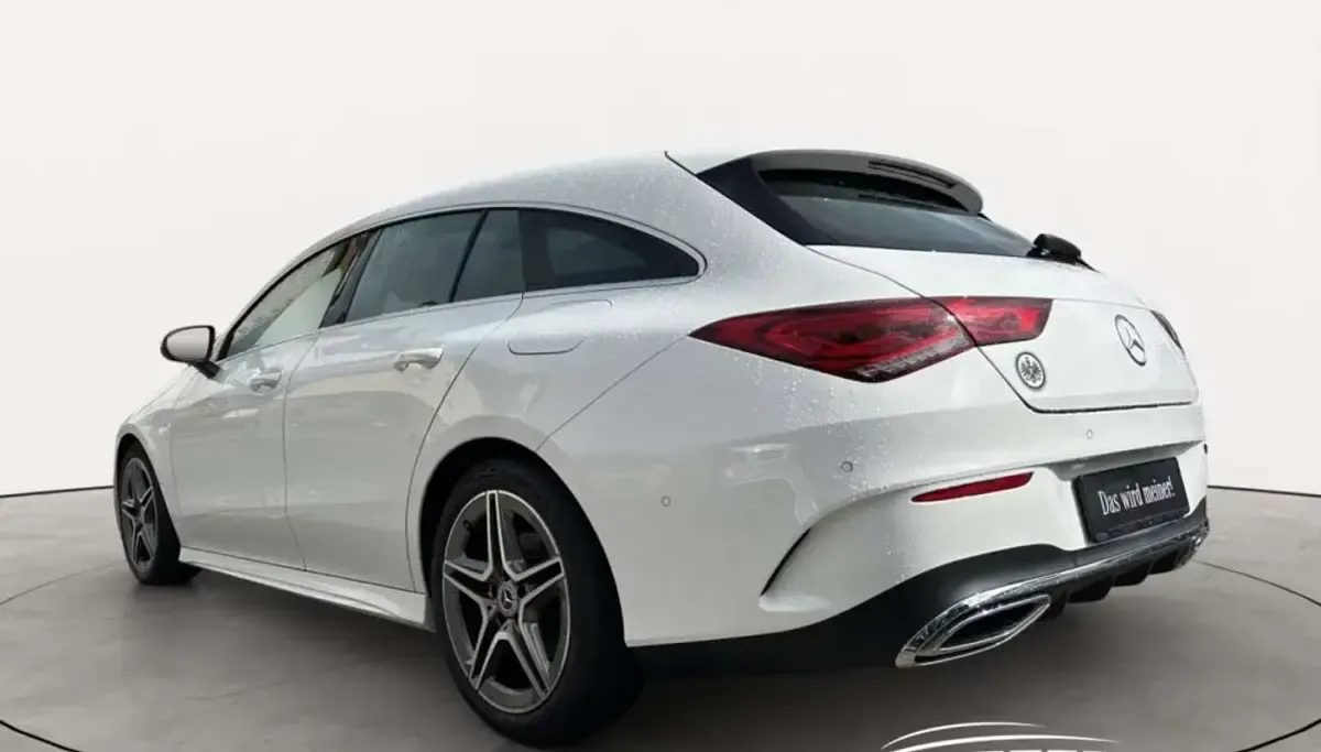Usado Mercedes CLA200 Shooting Brake 150 CV (110 kW) 2020 Blanco Familiar