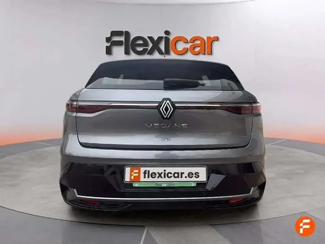 Usado Renault Mégane Equilibre 96 kW (131 CV) 2022 Gris Utilitario