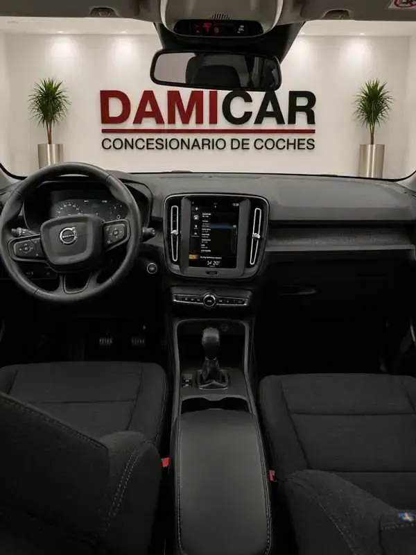 Usado Volvo XC40 Momentum 129 CV (94 kW) 2022 Blanco SUV