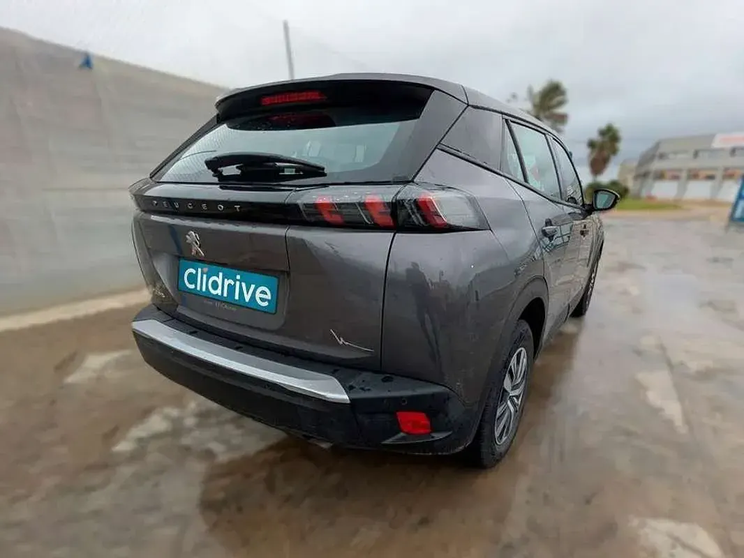 Usado Peugeot 2008 Active 102 CV (75 kW) 2022 Negro SUV
