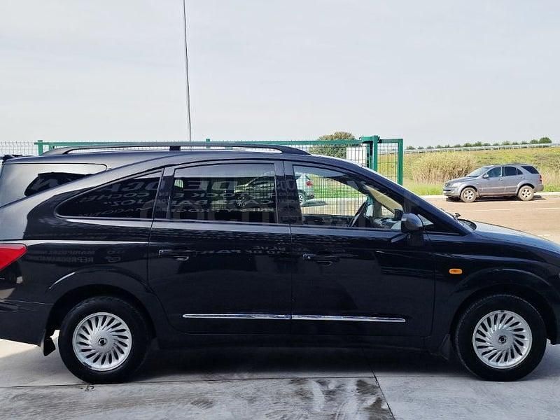 Usado Ssangyong (KGM) Rodius Limited 165 CV (121 kW) 2005 Negro Monovolumen