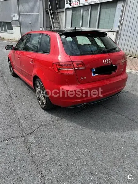 Usado Audi A3 Attraction 140 CV (102 kW) 2012 Rojo Utilitario
