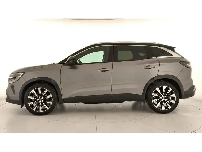 Usado Renault Austral Techno 200 CV (147 kW) 2025 Gris / plata SUV