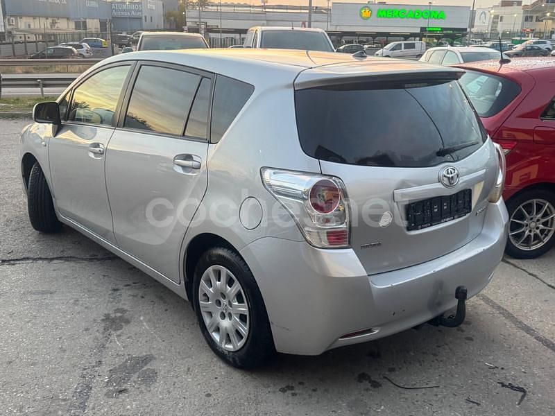 Usado Toyota Verso Multidrive S 147 CV (108 kW) 2011 Gris / plata Monovolumen