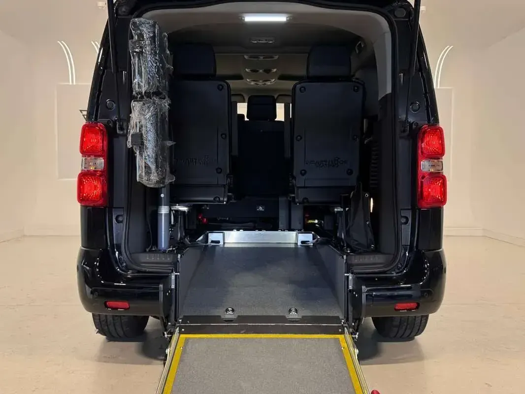 Usado Citroën e-Spacetourer Business Class 100 kW (136 CV) 2023 Negro Van