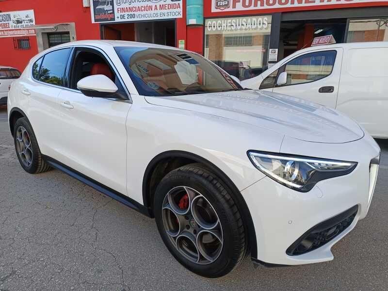 Blanco Usado 2019 Alfa Romeo Stelvio Executive SUV | 27.500 € - Imagen 1/4