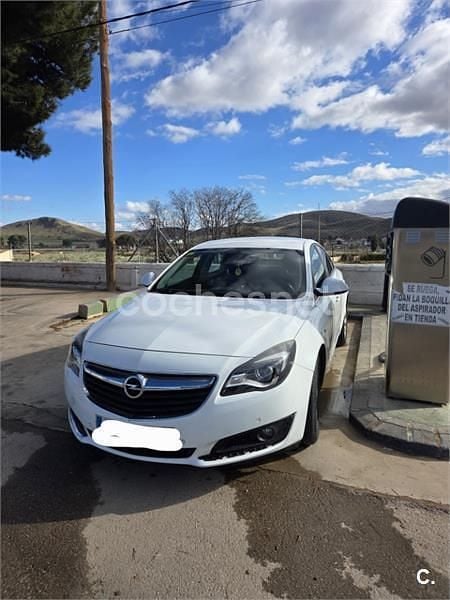 Usado Opel Insignia Business 140 CV (102 kW) 2015 Blanco Berlina