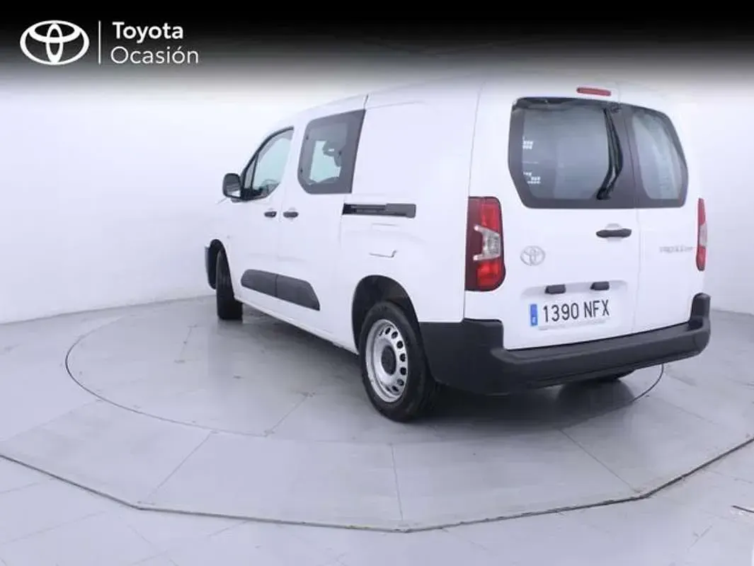 Usado Toyota Proace City City 101 CV (74 kW) 2025 Blanco Monovolumen
