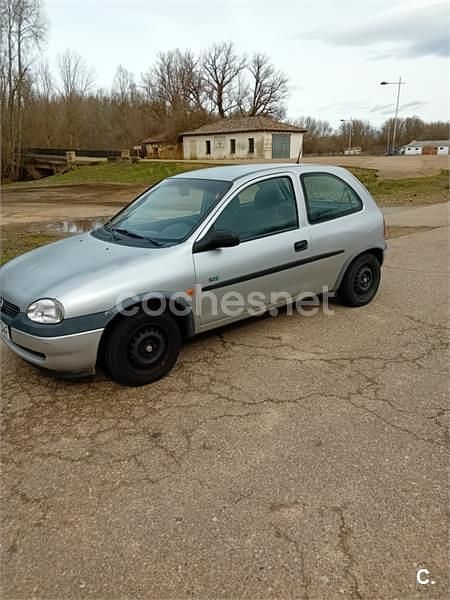 Usado Opel Corsa Eco 54 CV (39 kW) 1998 Gris / plata Utilitario