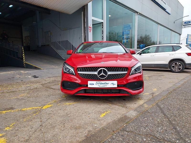 Usado Mercedes CLA220 177 CV (130 kW) 2018 Rojo Berlina