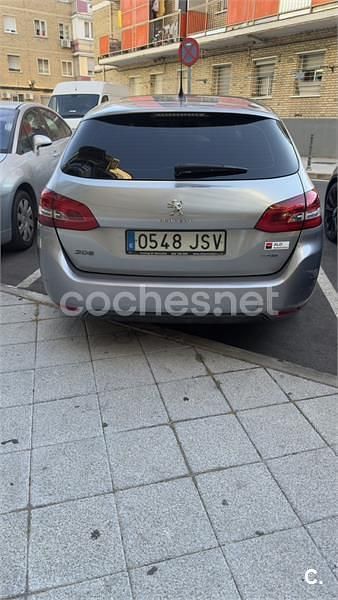 Usado Peugeot 308 SW Business-Line 100 CV (73 kW) 2016 Gris / plata Familiar