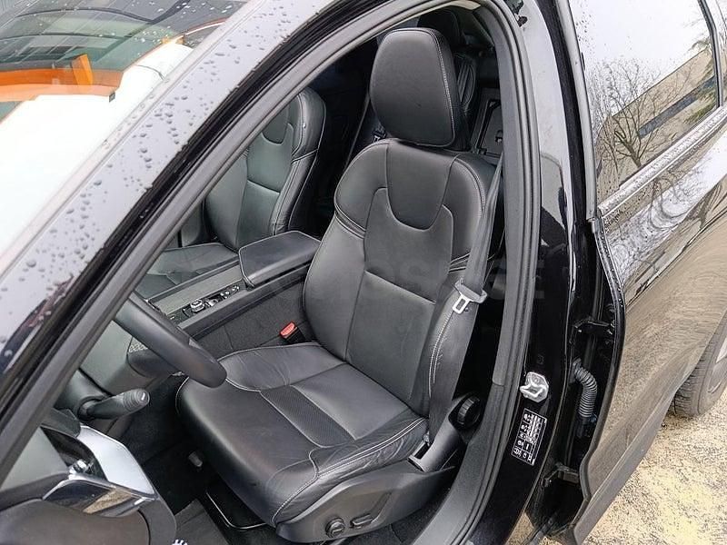 Usado Volvo XC60 Momentum 390 CV (286 kW) 2018 Negro SUV