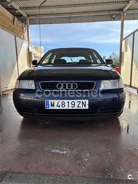 Usado Audi A3 Ambiente 110 CV (80 kW) 2000 Negro Utilitario