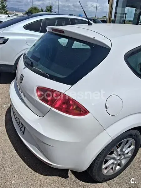 Usado Seat Leon Copa 105 CV (77 kW) 2011 Blanco Utilitario