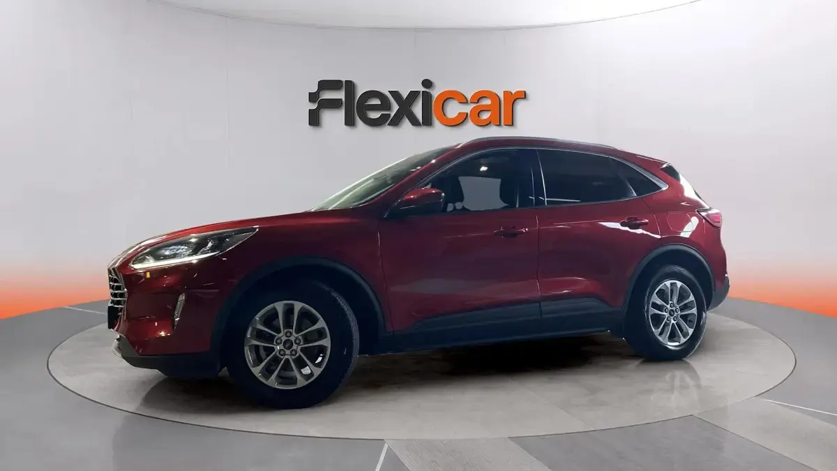 Usado Ford Kuga ST-Line 150 CV (110 kW) 2023 Granate SUV