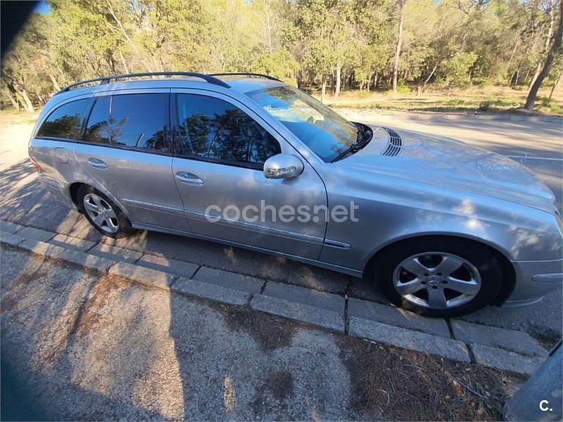 Usado Mercedes E270 Avantgarde 170 CV (125 kW) 2003 Gris / plata Familiar