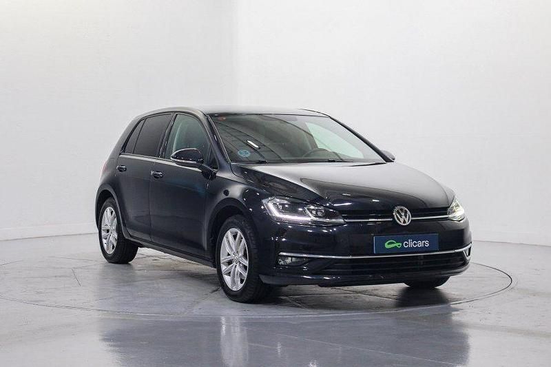 Usado VW Golf VII Advance 150 CV (110 kW) 2019 Negro Berlina
