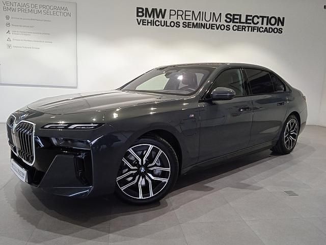 Usado BMW 750e Comfort Edition 489 CV (359 kW) 2023 Gris / plata Berlina