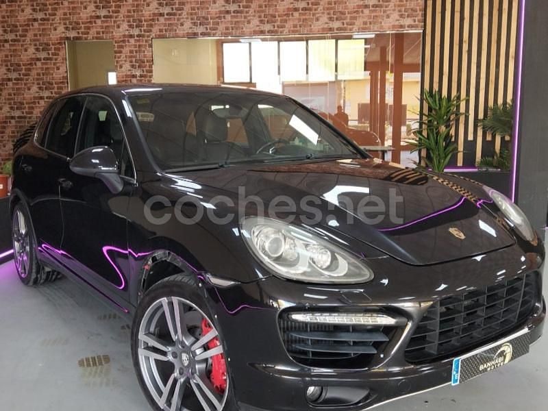 Negro Usado 2010 Porsche Cayenne Turbo SUV | 17.990 € (Precio justo) - Imagen 1/4