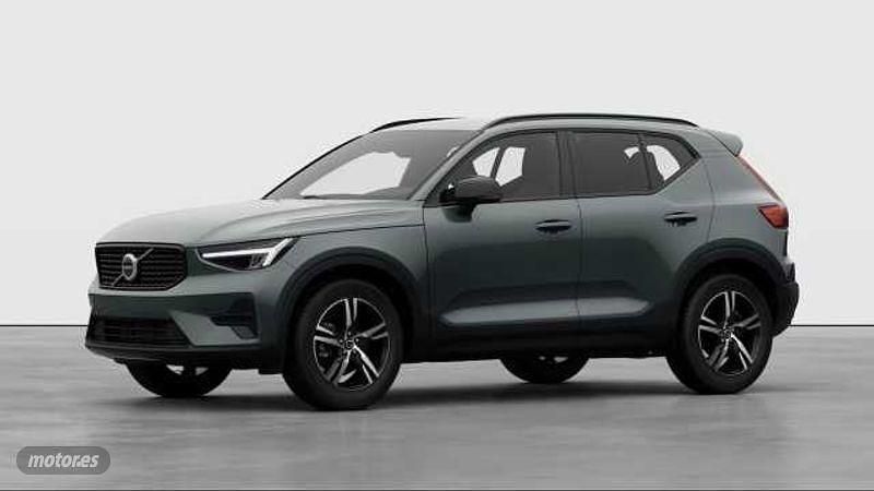 Oro Nuevo 2025 Volvo XC40 Plus SUV | 40.900 € - Imagen 1/4