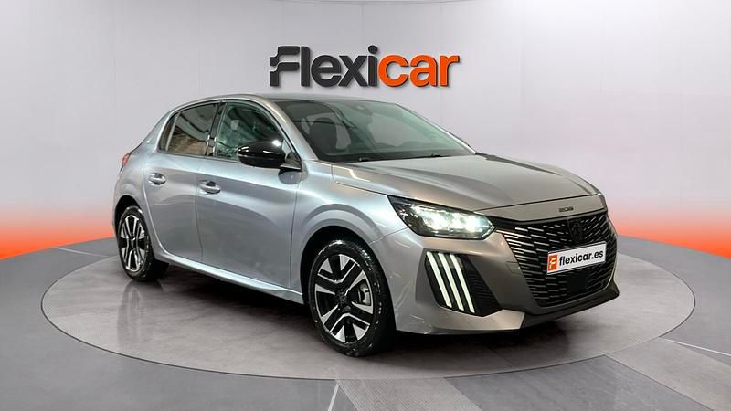 Usado Peugeot 208 Allure 110 CV (80 kW) 2025 Gris Utilitario
