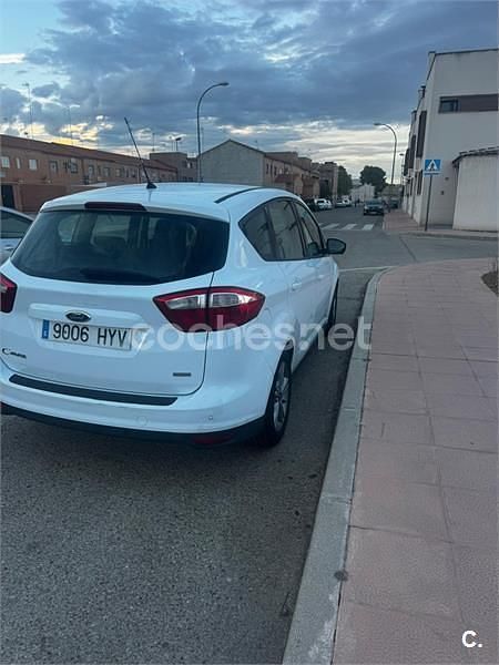 Usado Ford C-MAX Trend 125 CV (91 kW) 2014 Blanco Monovolumen