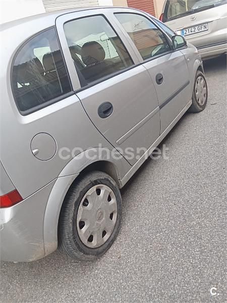 Usado Opel Meriva Cosmo 75 CV (55 kW) 2003 Gris / plata Monovolumen
