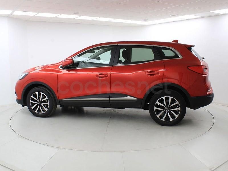 Usado Renault Kadjar Equilibre 115 CV (84 kW) 2022 Rojo deseo (metalizado especial) SUV