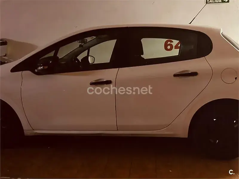 Usado Peugeot 208 Business-Line 68 CV (50 kW) 2015 Blanco Utilitario