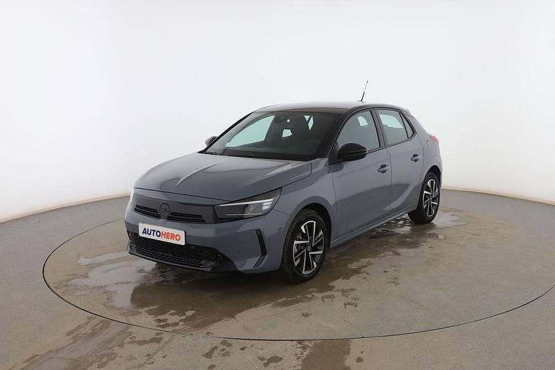 Gris Usado 2024 Opel Corsa Berlina | 15.499 € (Precio justo) - Imagen 1/3