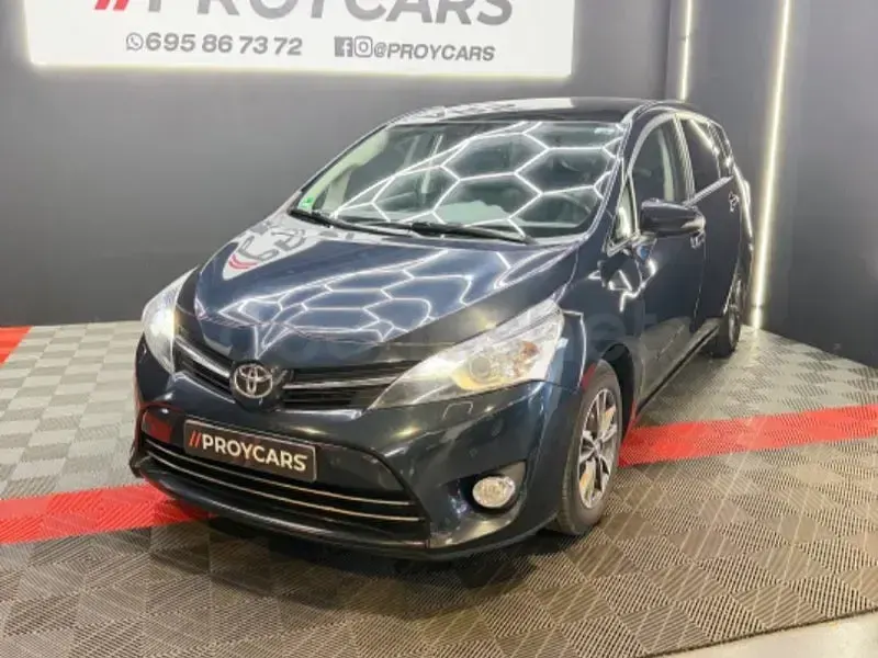 Usado Toyota Verso Comfort 124 CV (91 kW) 2014 Azul Monovolumen
