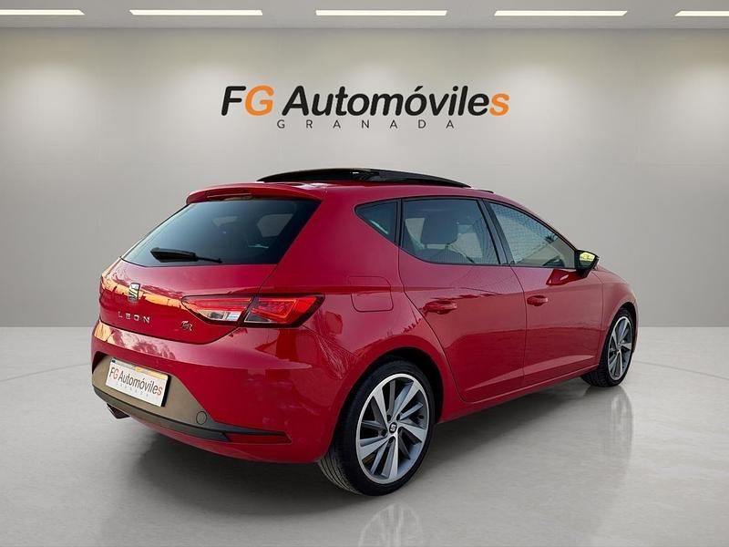 Usado Seat Leon FR 150 CV (110 kW) 2015 Rojo