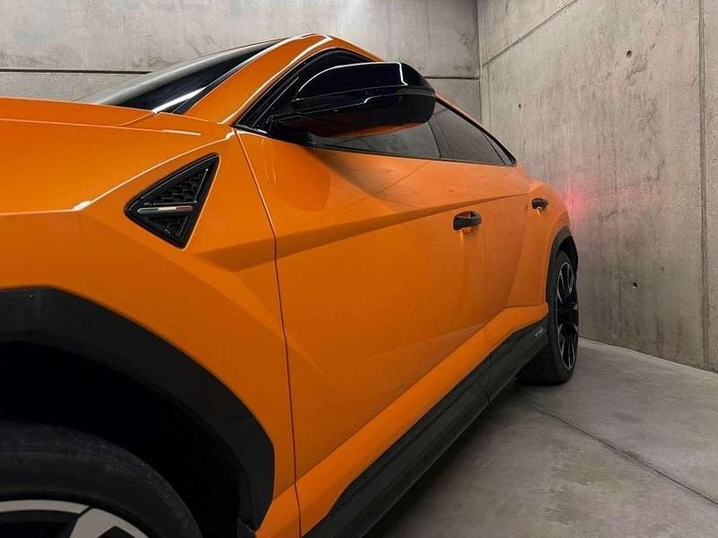 Usado Lamborghini Urus 666 CV (489 kW) 2024 Naranja SUV