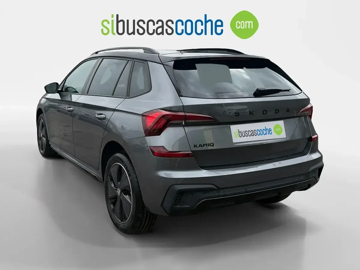 Usado Skoda Kamiq Monte Carlo 110 CV (80 kW) 2024 Gris/plata SUV
