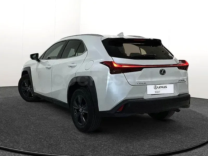 Usado Lexus UX 184 CV (135 kW) 2023 Blanco SUV