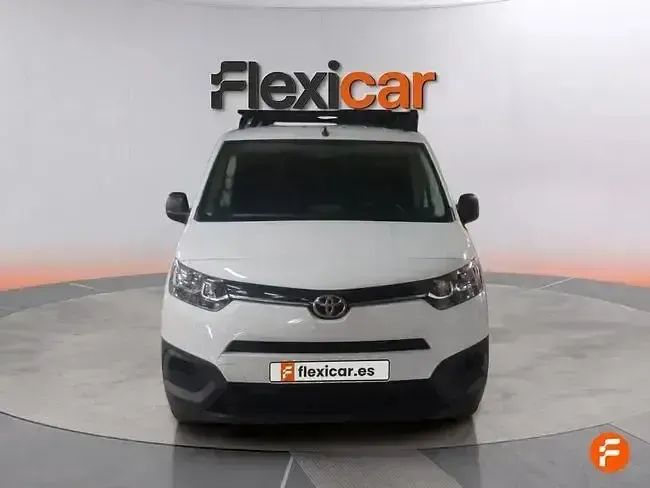 Usado Toyota Proace City City 102 CV (75 kW) 2023 Blanco Monovolumen