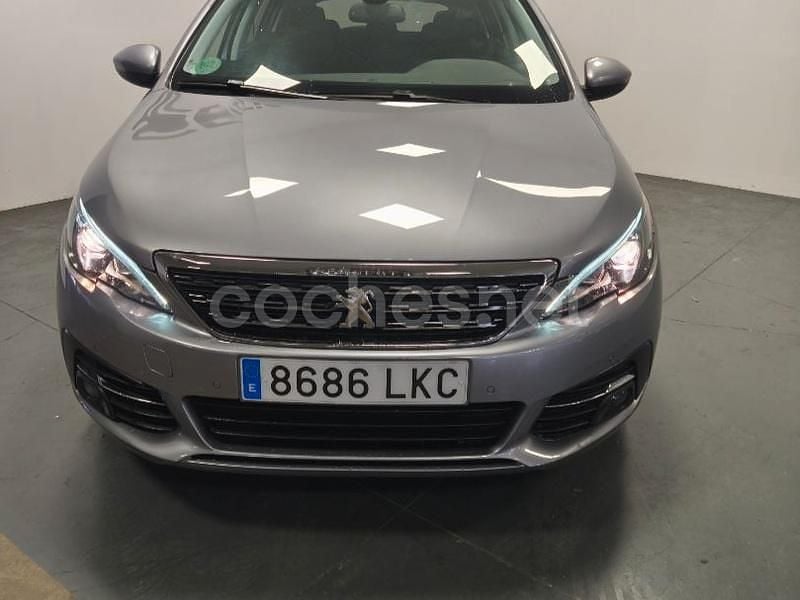 Gris / plata Usado 2020 Peugeot 308 Allure Berlina | 12.900 € (Un poco caro) - Imagen 1/4