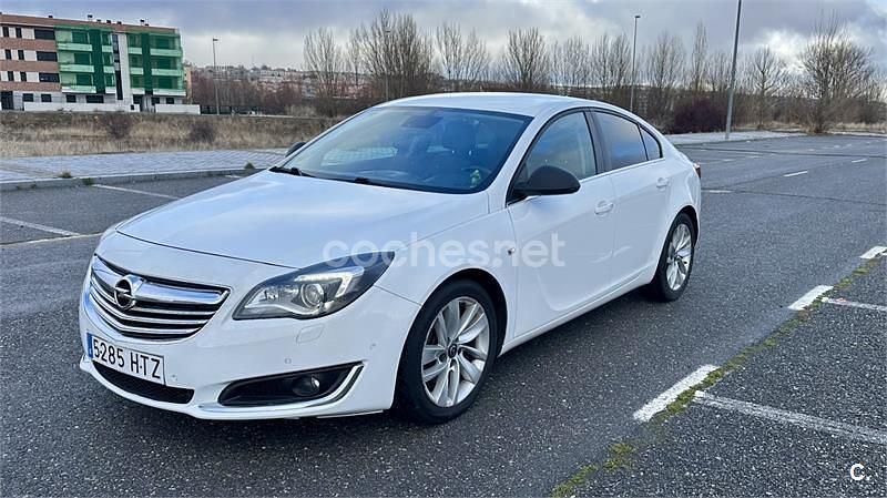 Blanco Usado 2013 Opel Insignia Excellence Berlina | 7995 € - Imagen 1/4