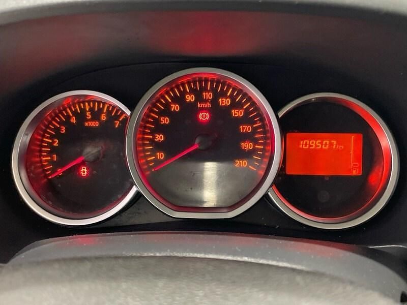 Usado Dacia Lodgy Comfort 95 CV (69 kW) 2020 Gris Monovolumen