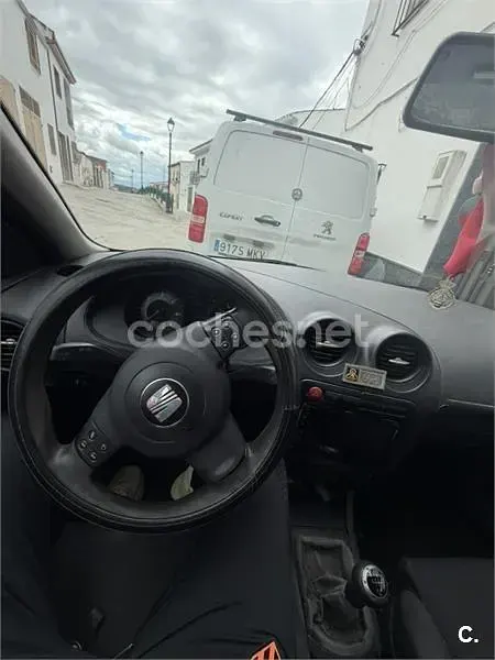 Usado Seat Ibiza Reference 100 CV (73 kW) 2005 Negro Utilitario
