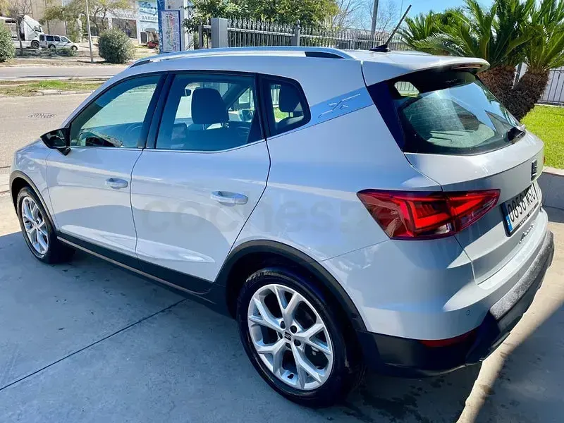 Usado Seat Arona FR 115 CV (84 kW) 2024 Blanco SUV