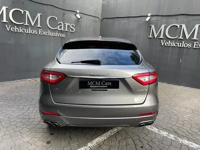 Usado Maserati Levante 350 CV (257 kW) 2019 Amarillo SUV